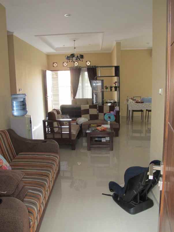 dijual rumah jalan haji saaba meruya