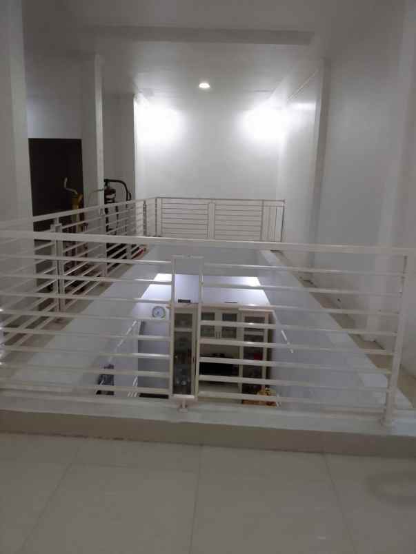 dijual rumah jalan manggis