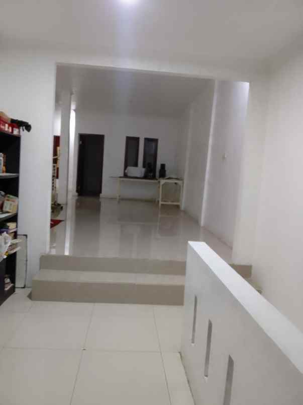 dijual rumah jalan manggis