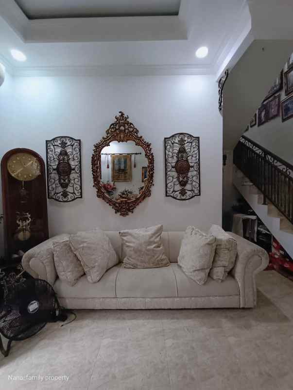 dijual rumah jalan raya cilandak