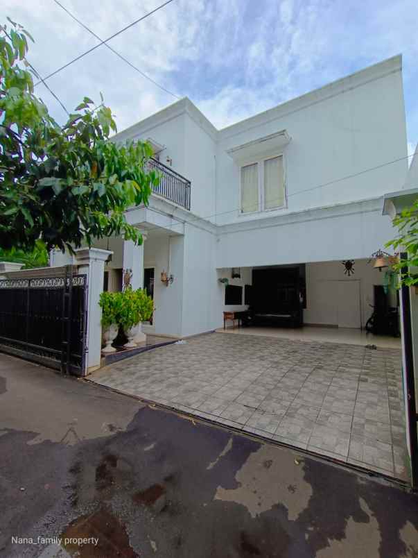 dijual rumah jalan raya cilandak