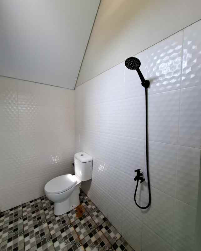 dijual rumah jalan raya jagakarsa