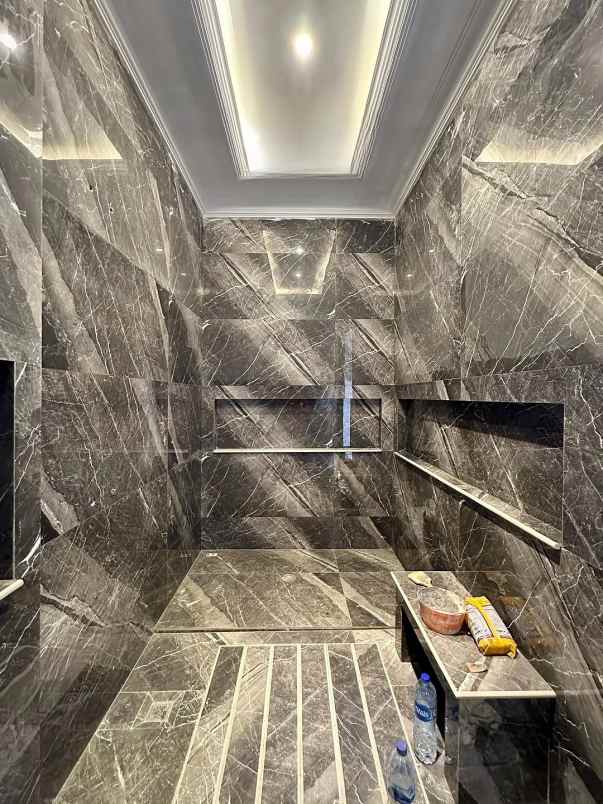 dijual rumah jalan raya jagakarsa