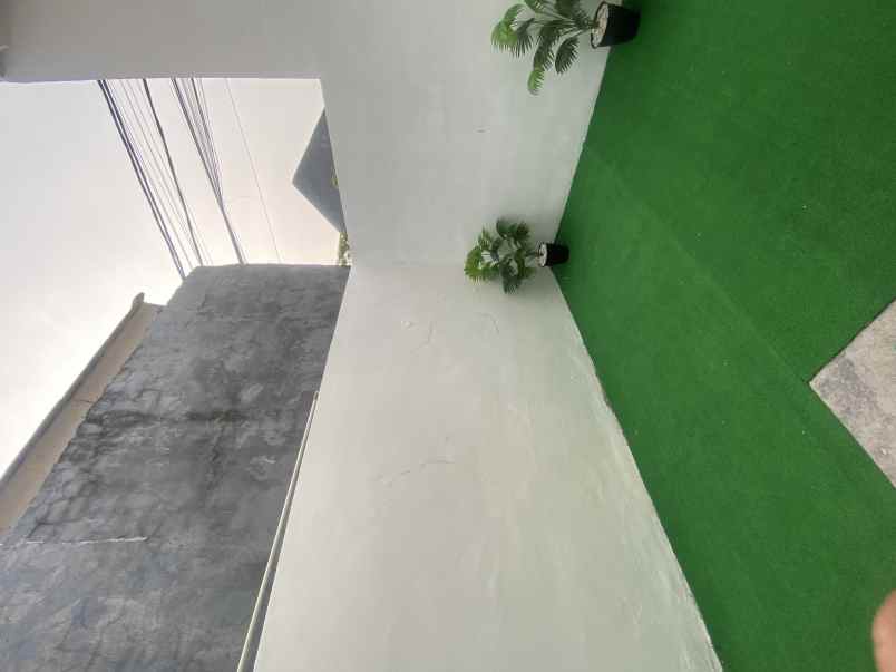 dijual rumah jalan raya megu cisoka