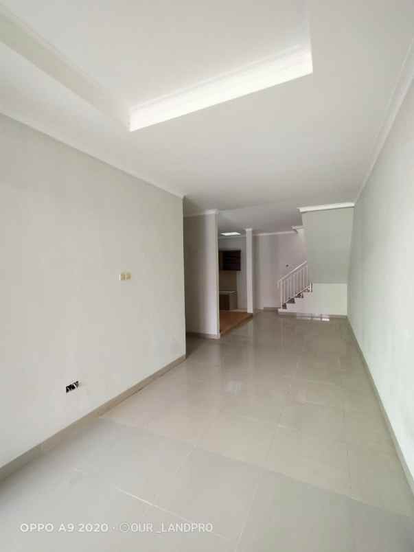 dijual rumah jalan raya serpong alam