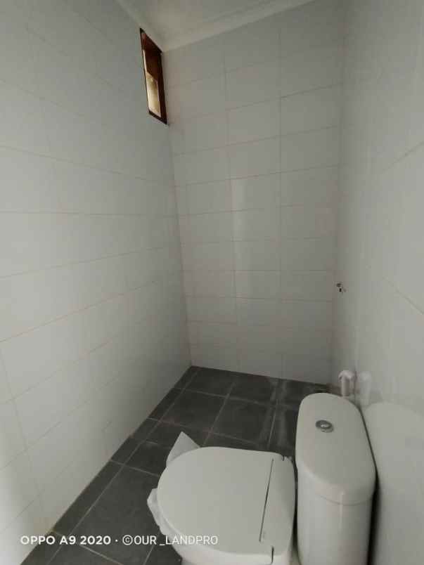 dijual rumah jalan raya serpong alam