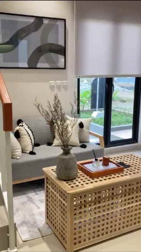 dijual rumah jalan raya serpong bsd