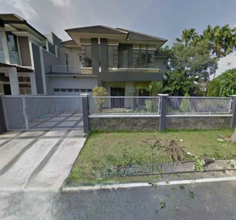 dijual rumah jalan royal residence