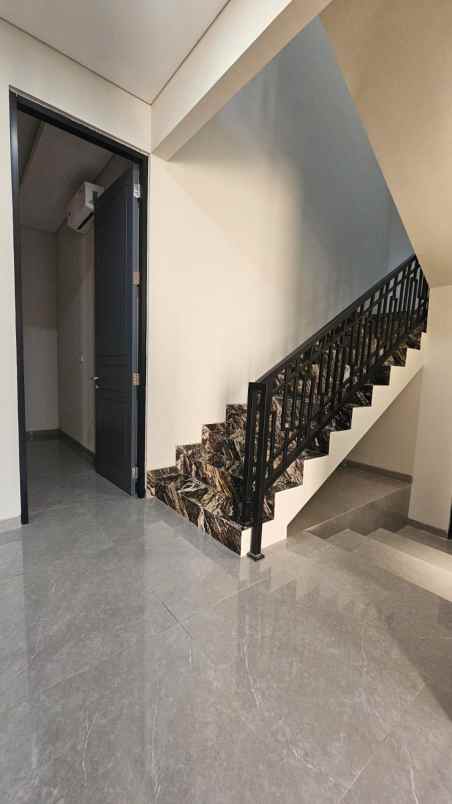 dijual rumah jalan sutorejo kec mulyorejo