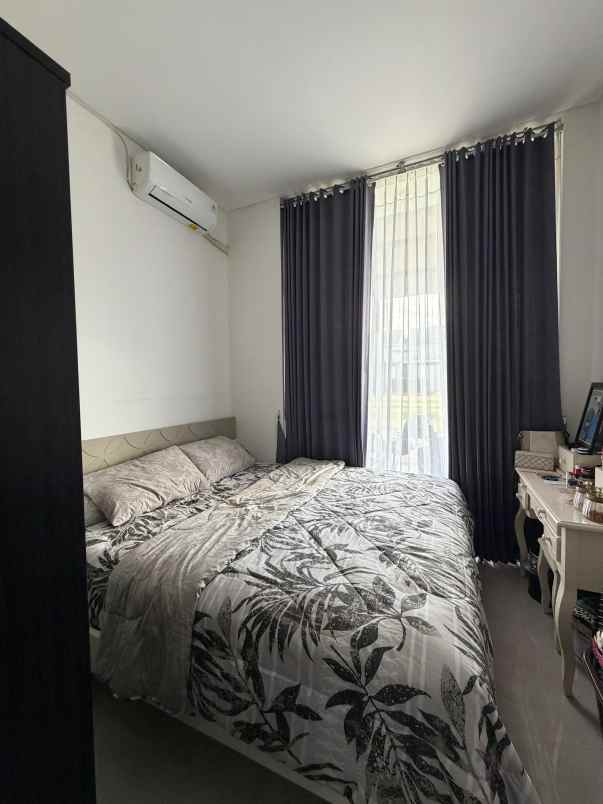 dijual rumah jalan the greenlake citraland