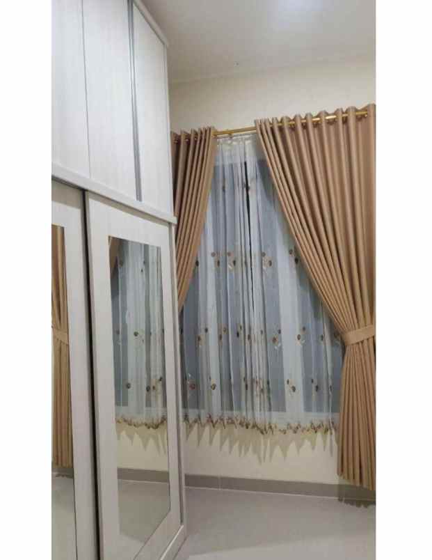 dijual rumah jalan utan kayu