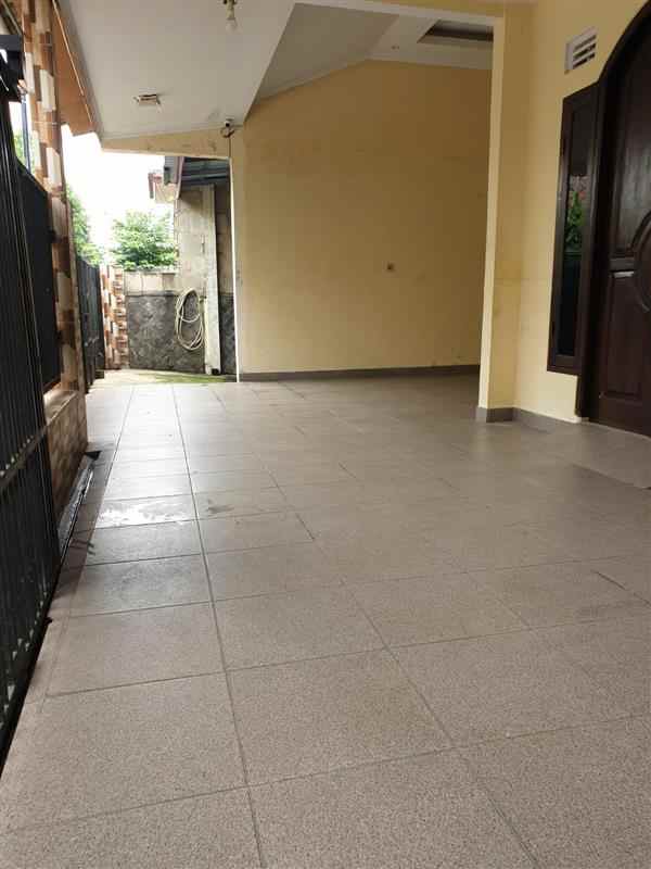 dijual rumah jati kramat jati asih