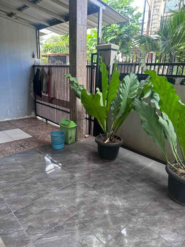 dijual rumah jatiluhur