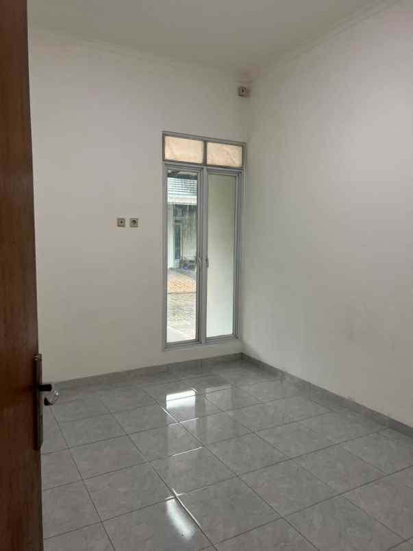 dijual rumah jatisari