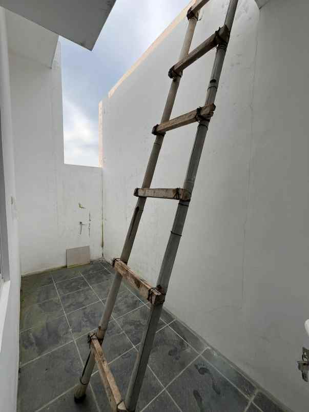 dijual rumah jatiwaringin pondok gede