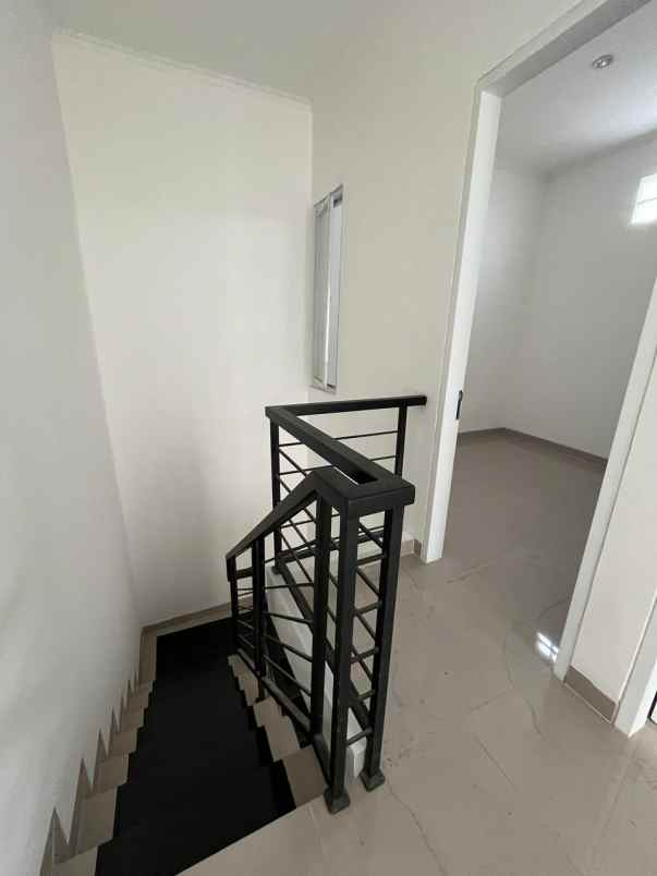 dijual rumah jatiwaringin pondok gede