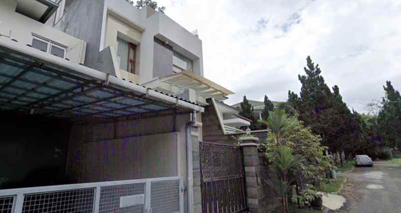 dijual rumah ji setraduta cemara