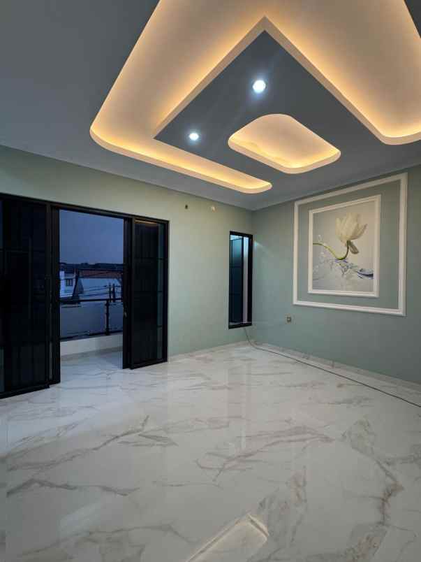 dijual rumah jl abadi