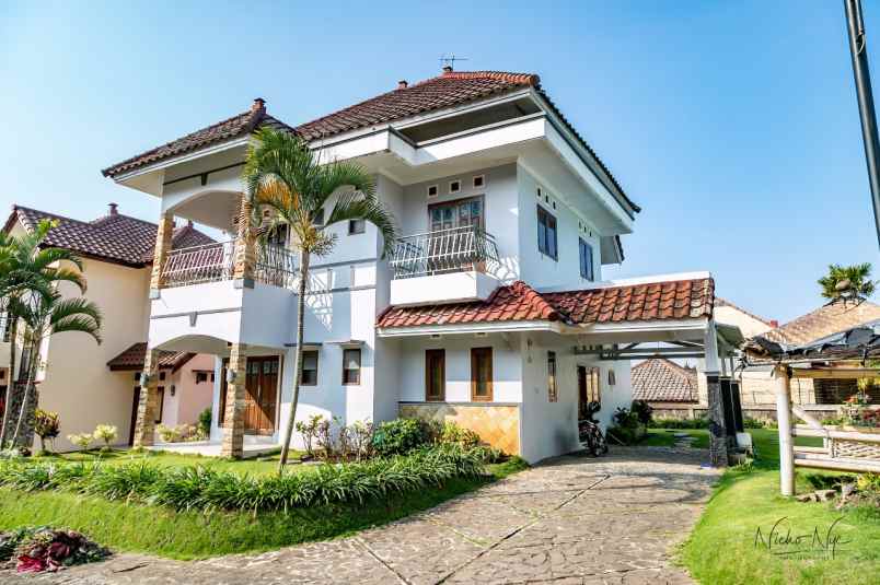 dijual rumah jl abdul gani atas