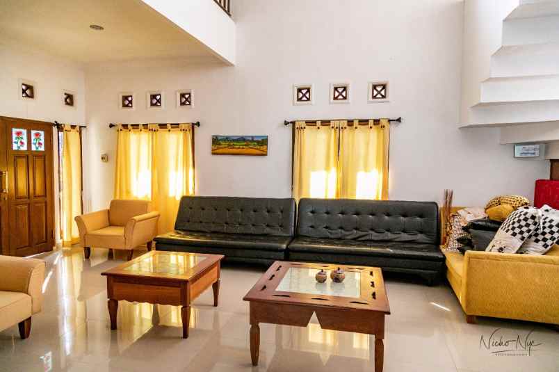 dijual rumah jl abdul gani atas