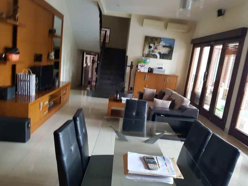 dijual rumah jl angsana raya