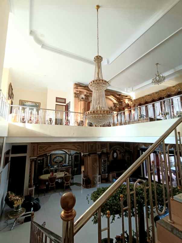 dijual rumah jl arcamanik