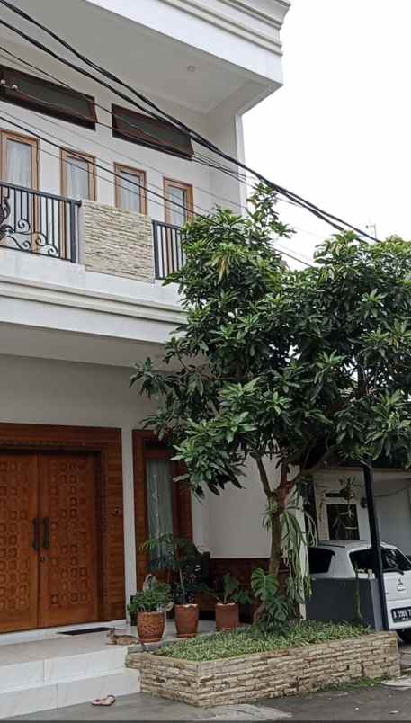 dijual rumah jl asysyafiiyah cilangkap