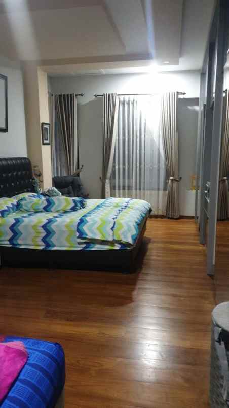 dijual rumah jl asysyafiiyah cilangkap