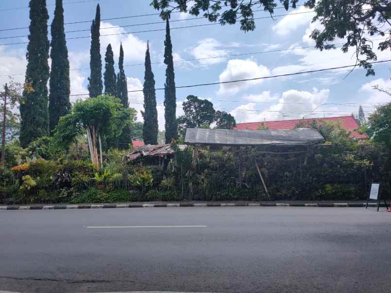 dijual rumah jl bukit berbunga