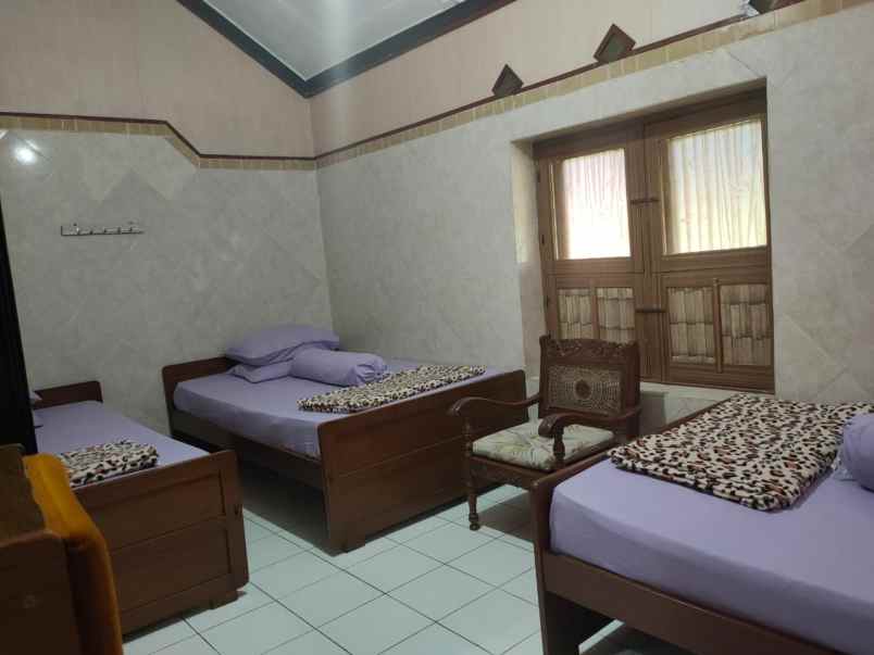 dijual rumah jl bukit berbunga