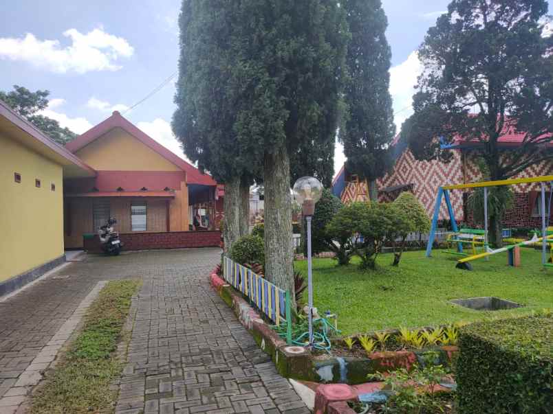 dijual rumah jl bukit berbunga