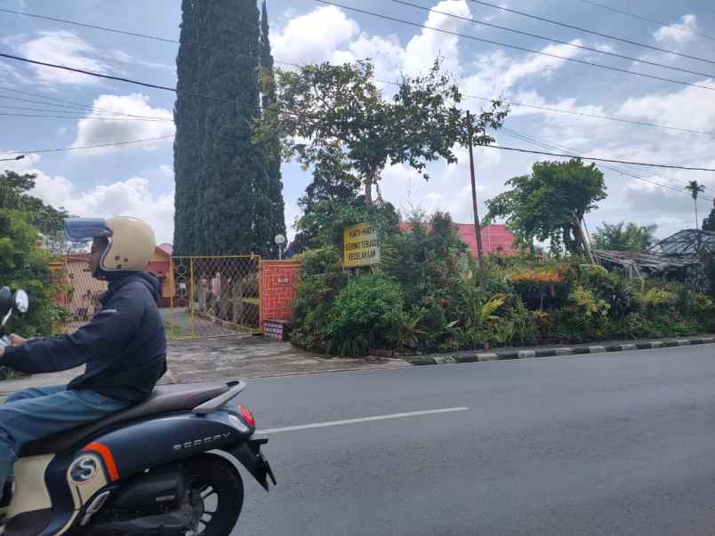 dijual rumah jl bukit berbunga