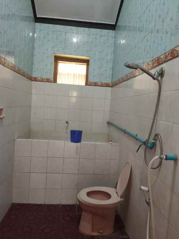 dijual rumah jl bukit berbunga