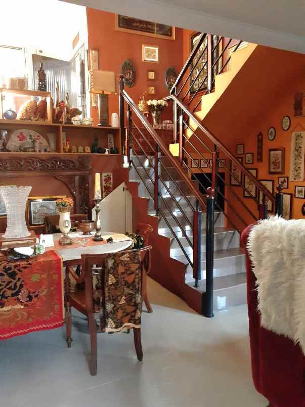 dijual rumah jl bukit indah gegerkalong