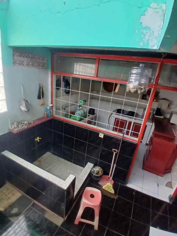 dijual rumah jl dago barat belakang