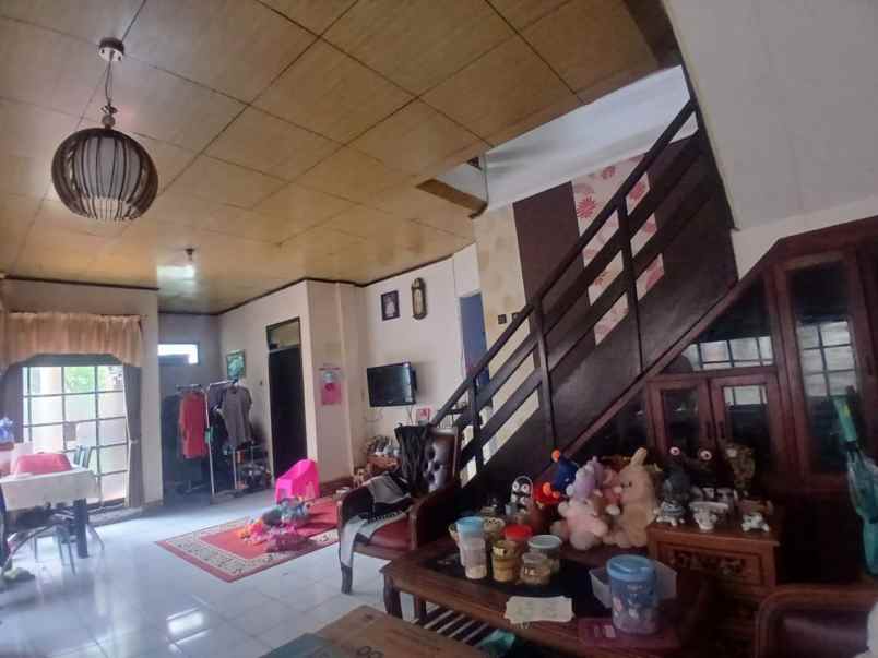 dijual rumah jl dago barat belakang
