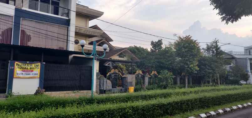 dijual rumah jl gading utama barat no