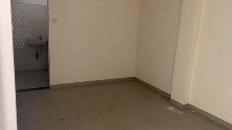 dijual rumah jl gayung kebonsari