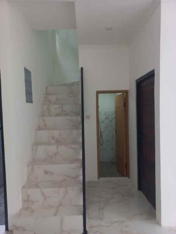 dijual rumah jl hji sadi 2 no 205 paku
