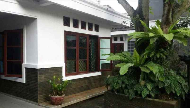 dijual rumah jl jagakarsa raya