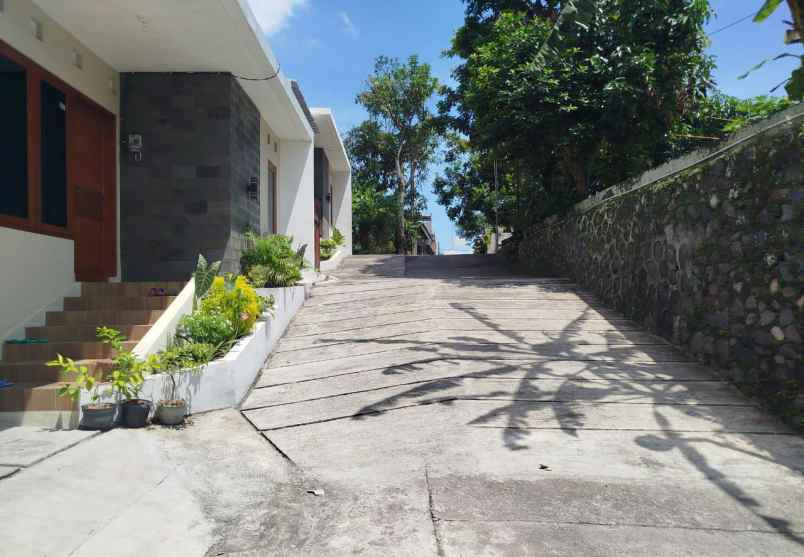 dijual rumah jl jambon