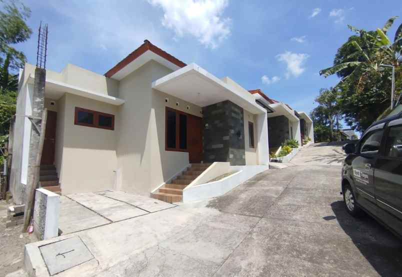 dijual rumah jl jambon