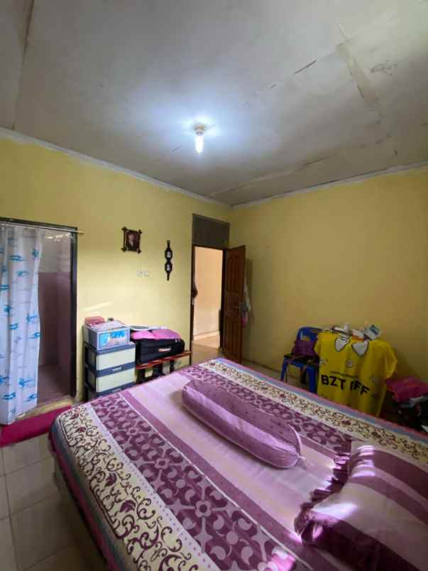 dijual rumah jl kaharudin nasution