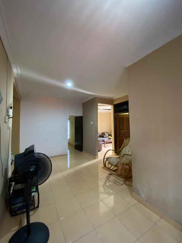 dijual rumah jl kaharudin nasution