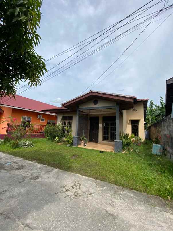 dijual rumah jl kaharudin nasution