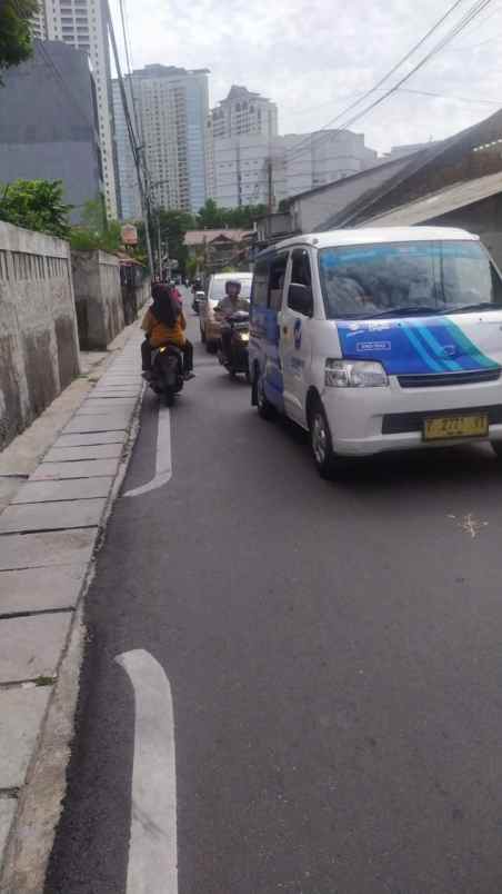 dijual rumah jl kebayoran lama