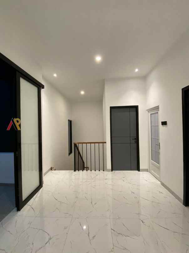 dijual rumah jl komplek pancoran mas