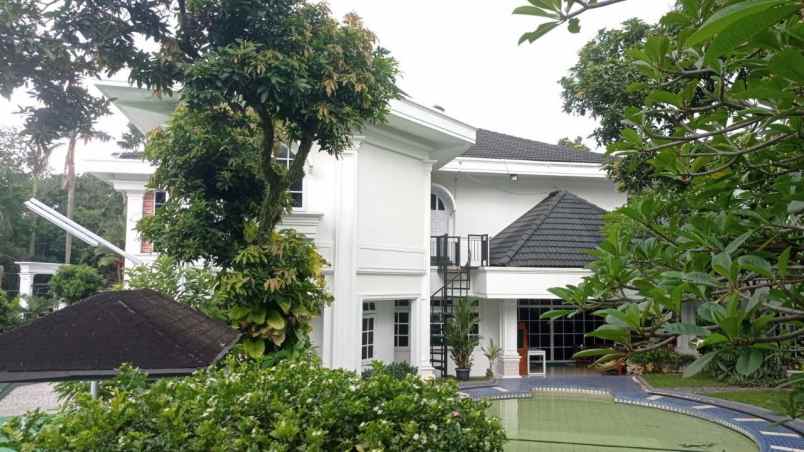 dijual rumah jl lapangan tembak