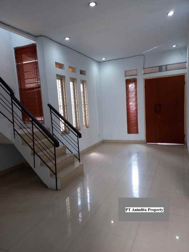 dijual rumah jl legoso raya pisangan