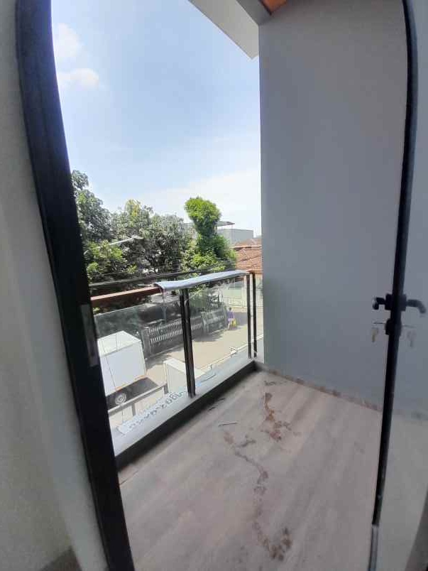 dijual rumah jl leuwipanjang